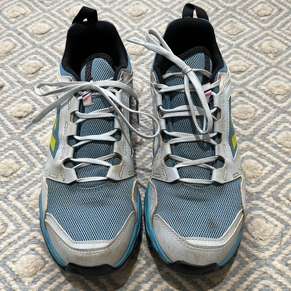 Adidas Terrex trail running shoes size 9.5 excellent condition! - Picture 2 of 6